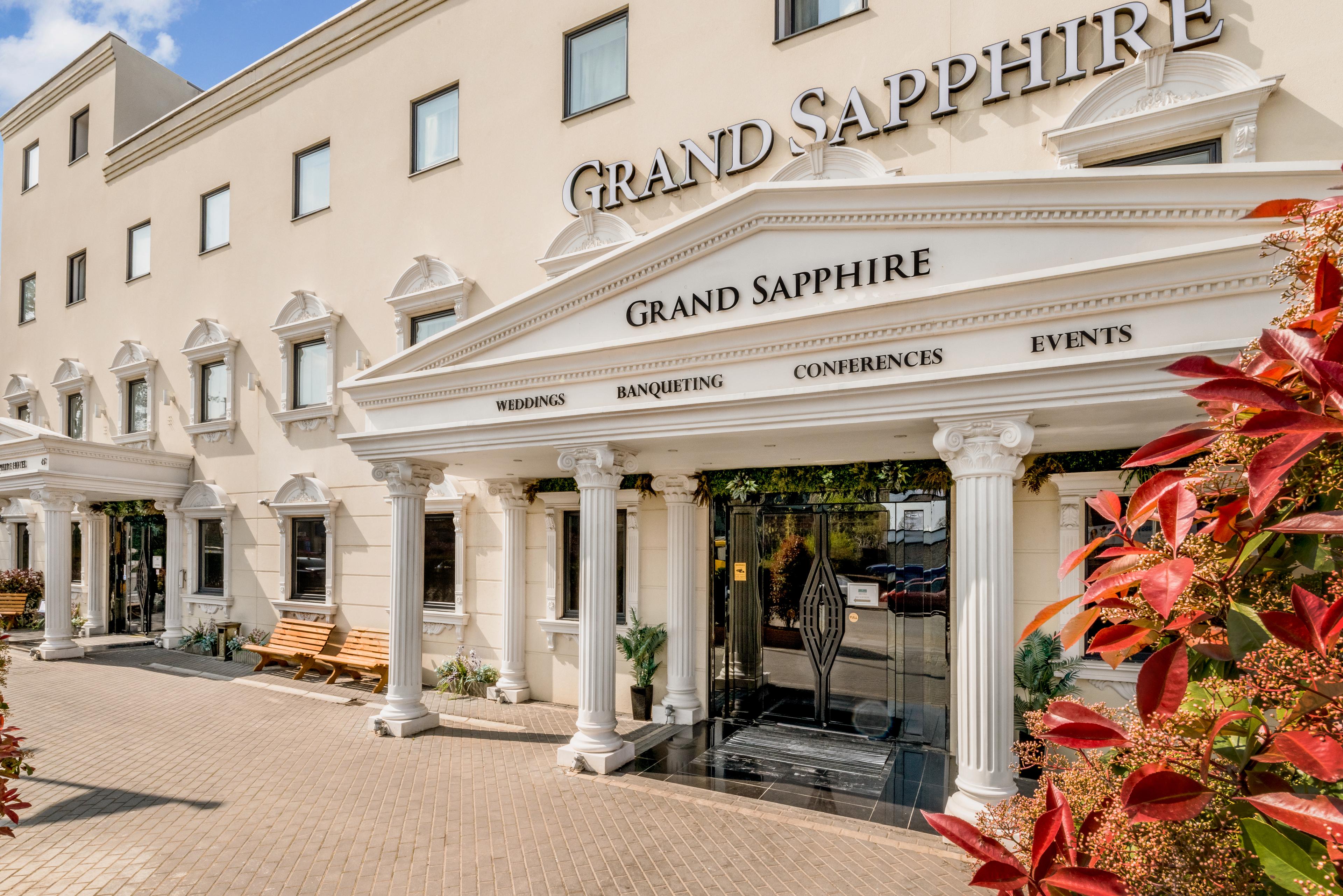 Grand Sapphire Hotel And Banqueting, Rhubarb Suite photo #7