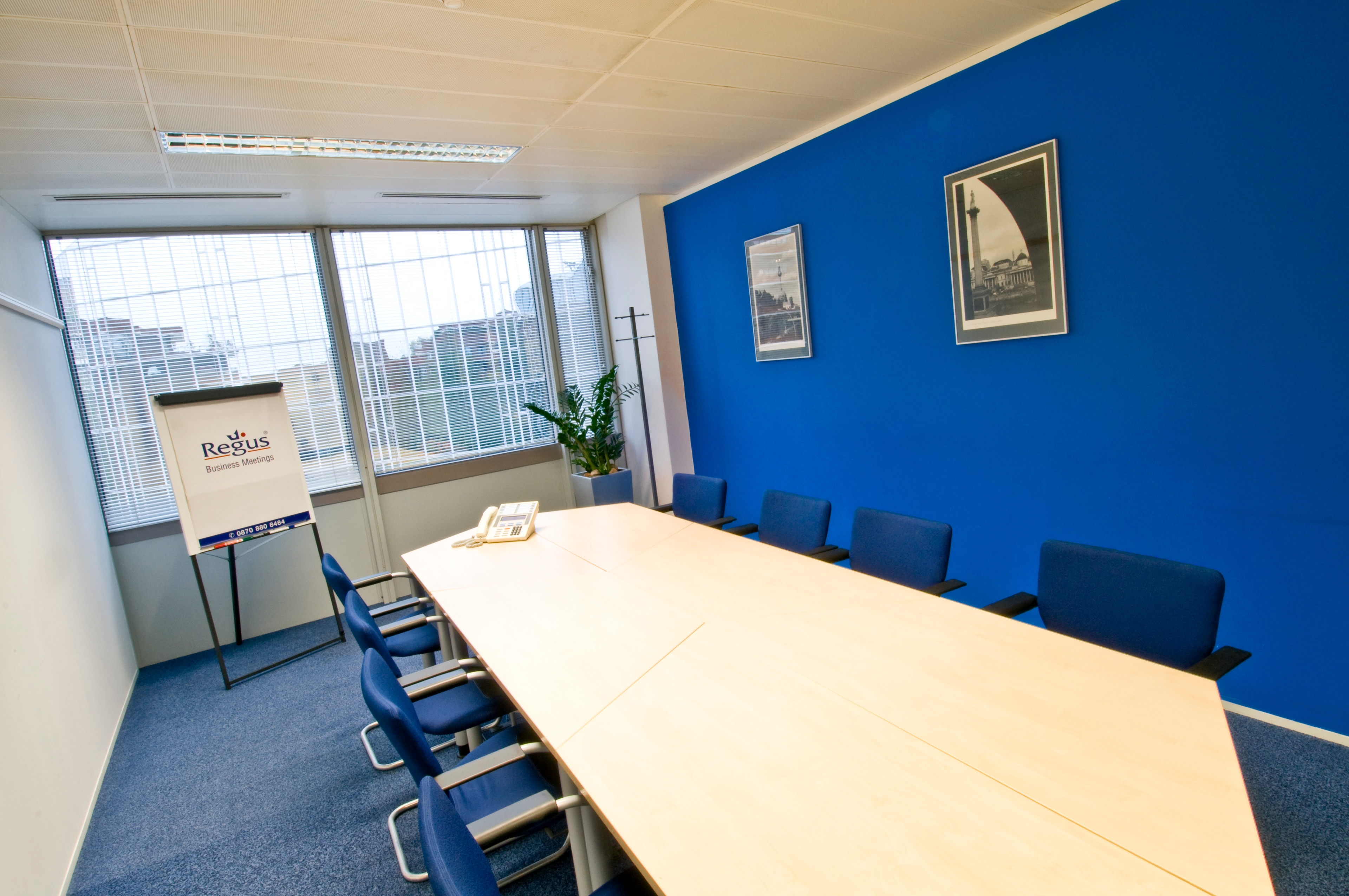Photo of Regus London Hammersmith, Champagne