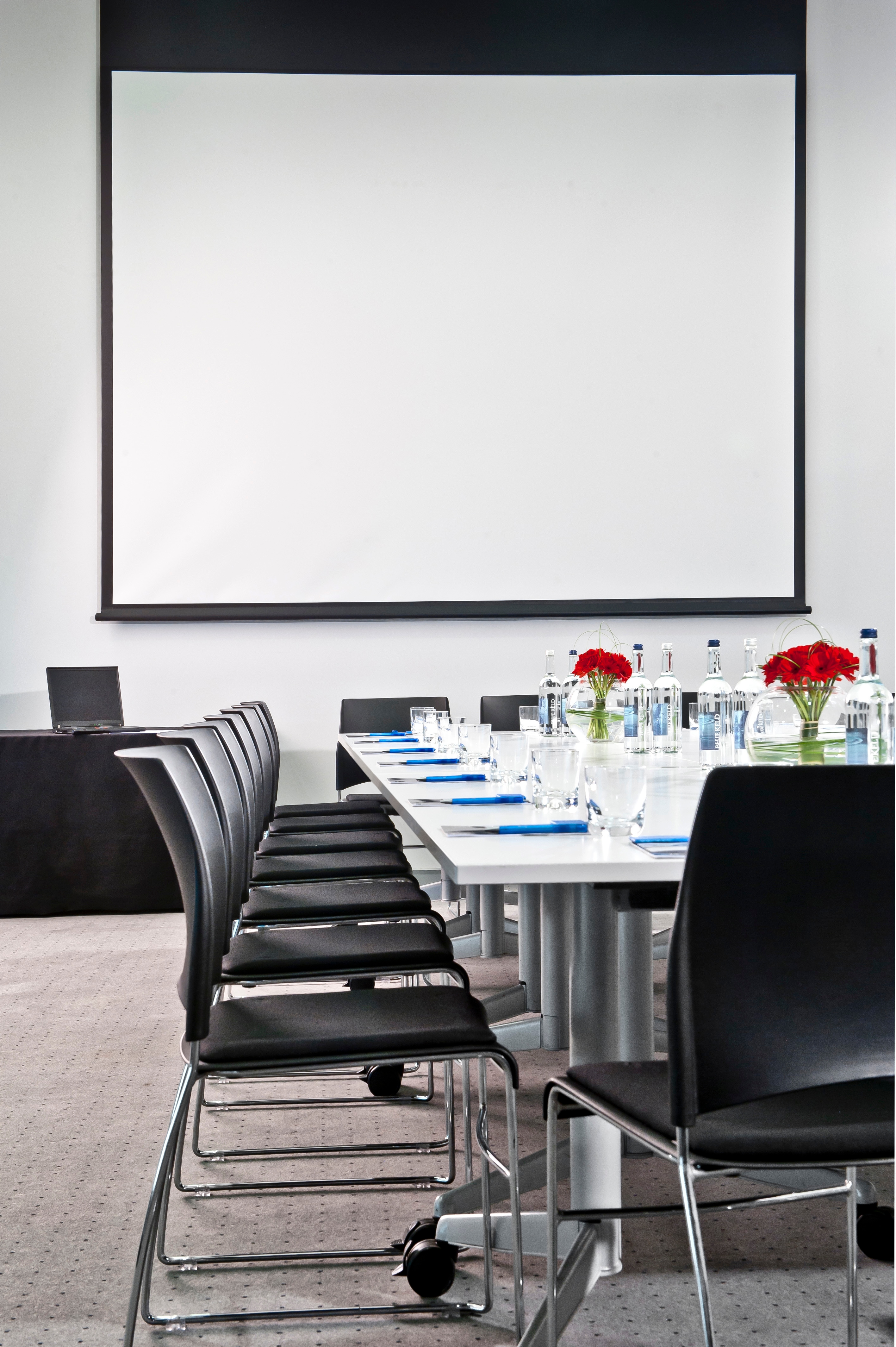 Photo of Mercedes - Benz World, Moss & Campbell Suite