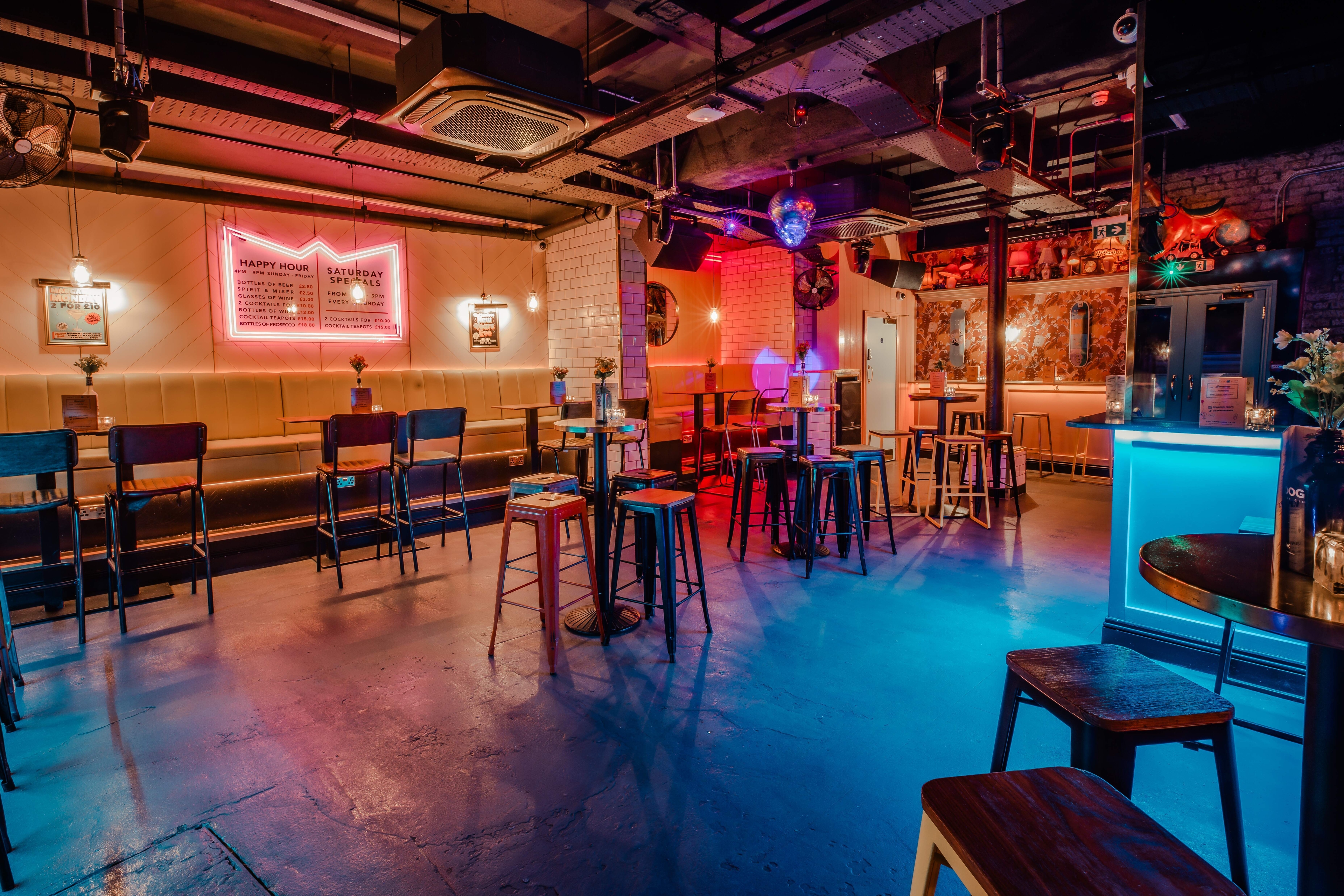 Photo of Simmons Monument, Function Room