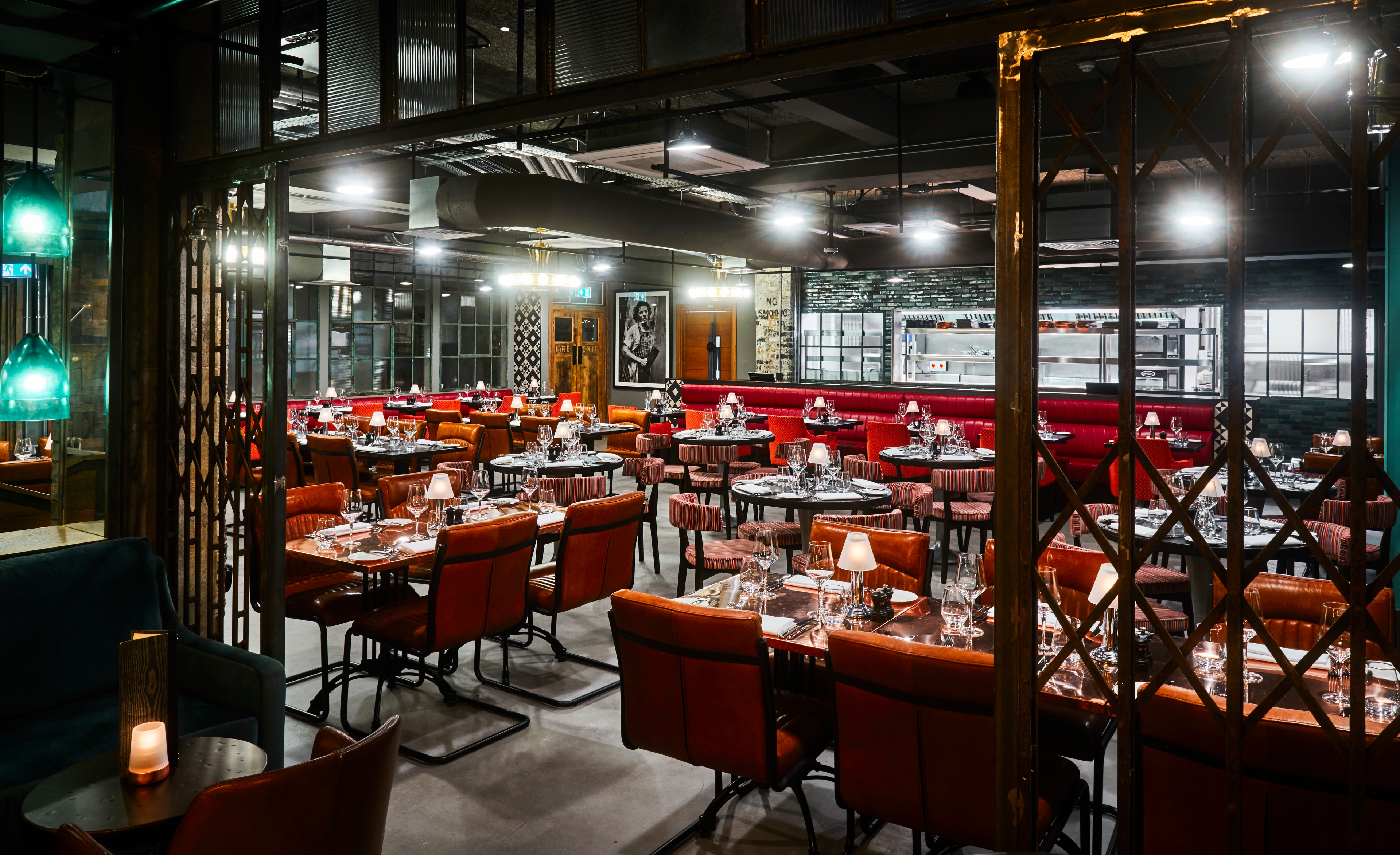 Photo of New Road Hotel, Mr. White's English Chophouse