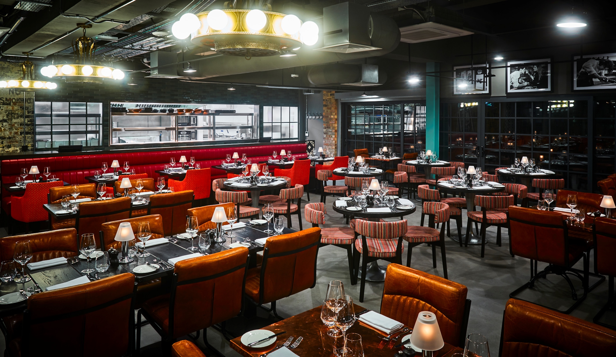 Photo of New Road Hotel, Mr. White's English Chophouse