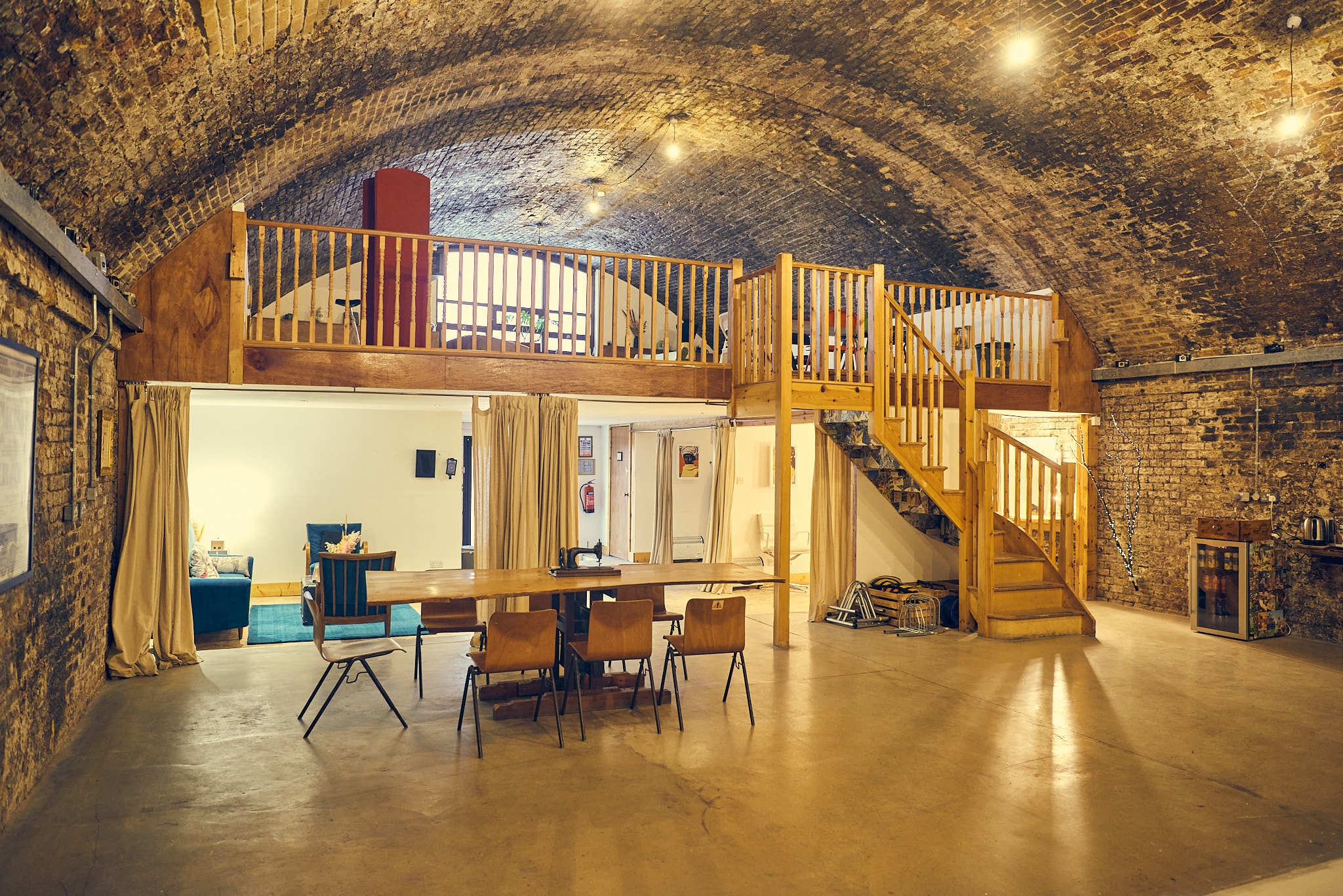 Photo of Motel, Arch 406