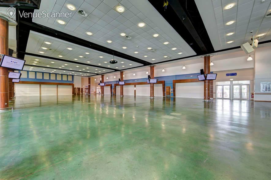 Oaks Hall, Epsom Downs Racecourse photo #1