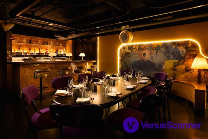 Chotto Matte, Claude's photo #3