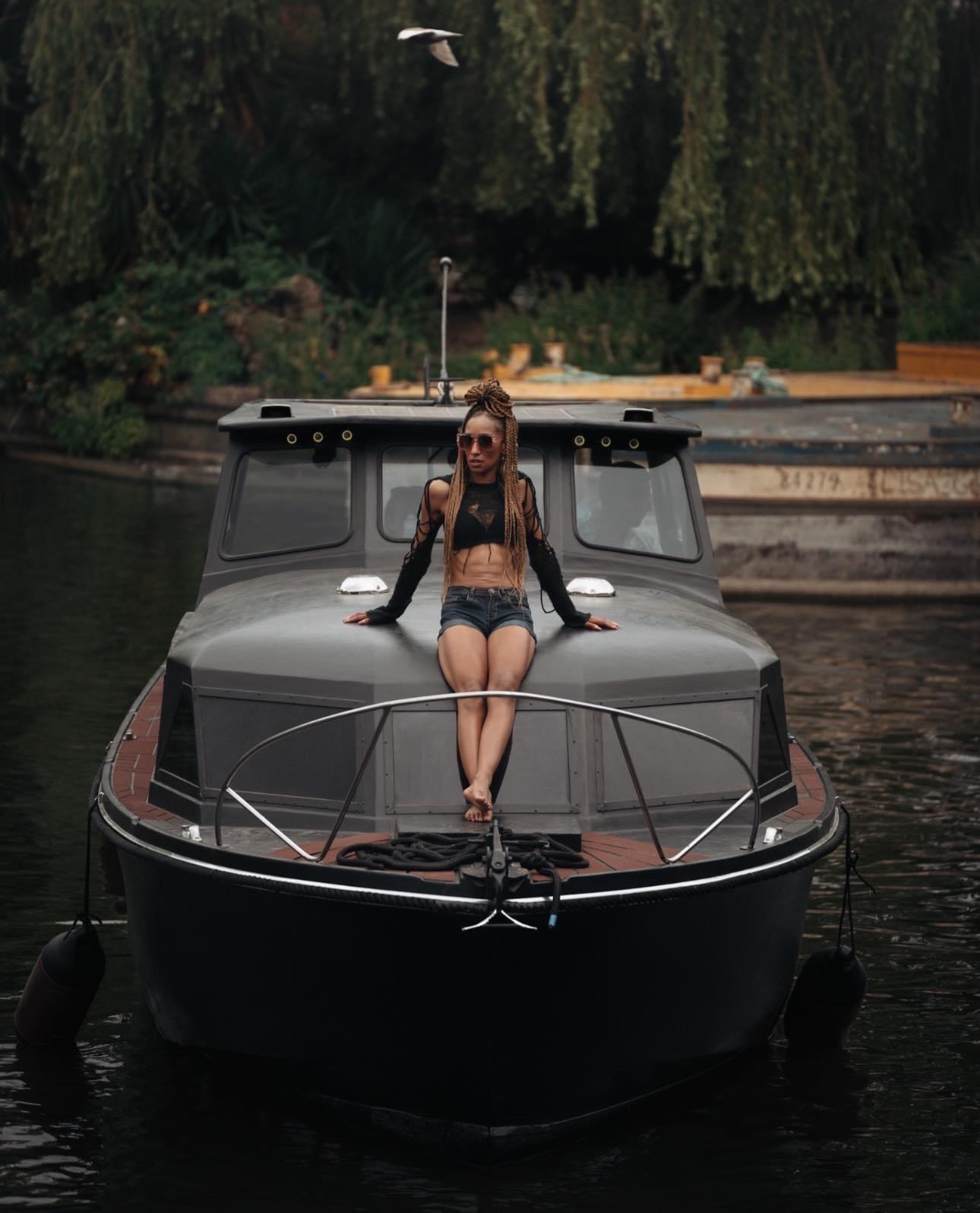 Boat Black Bullet, Private Hire photo #3