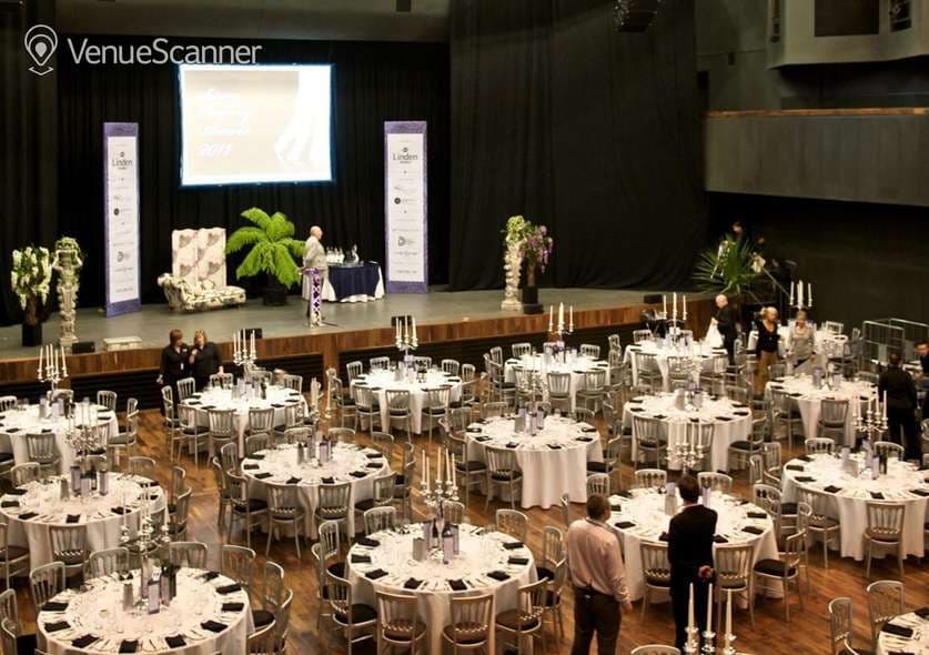 The Glass Room, G Live photo #7