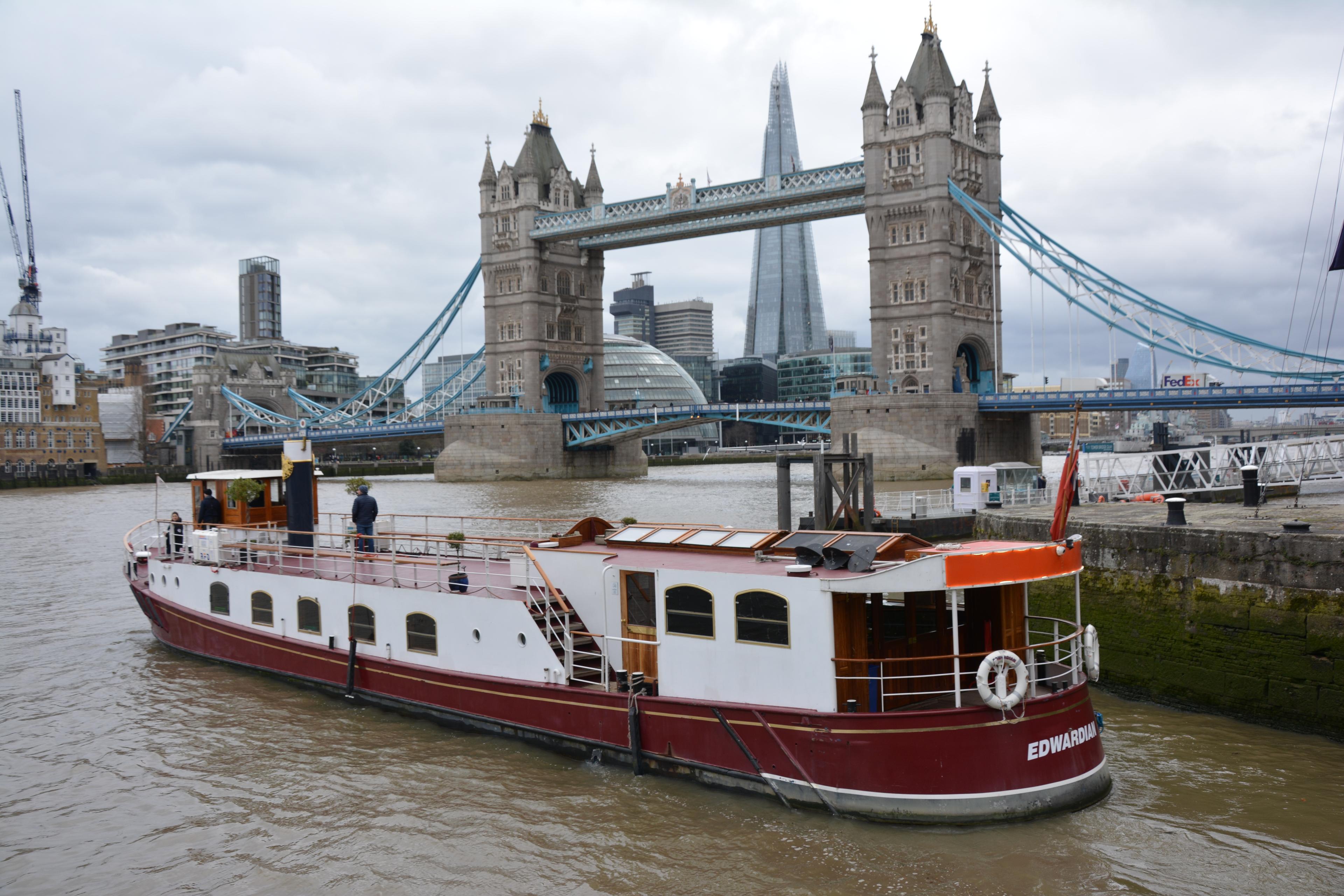 Elizabethan, Thames Luxury Charters photo #14