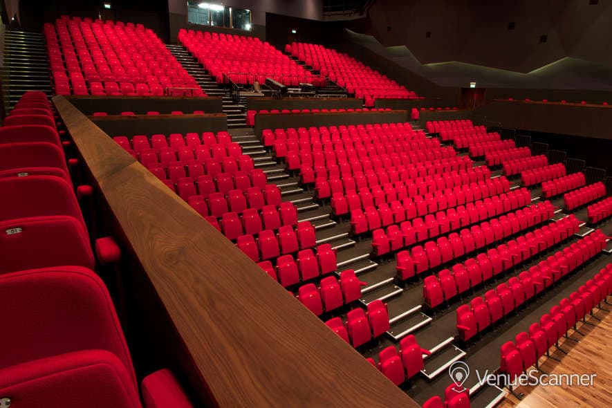 Auditorium, G Live photo #2