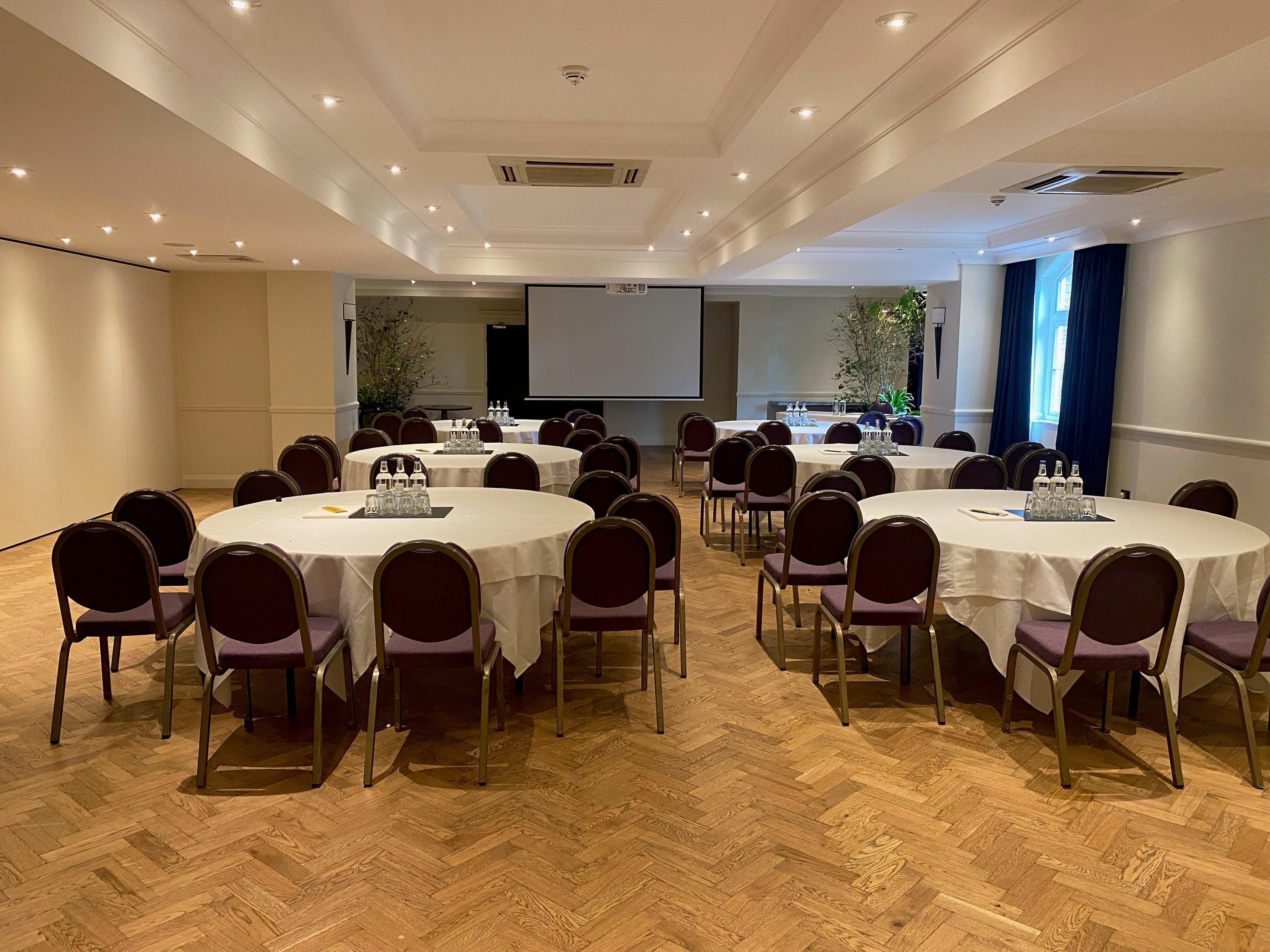 The Oakley Court, The Big Room photo #2