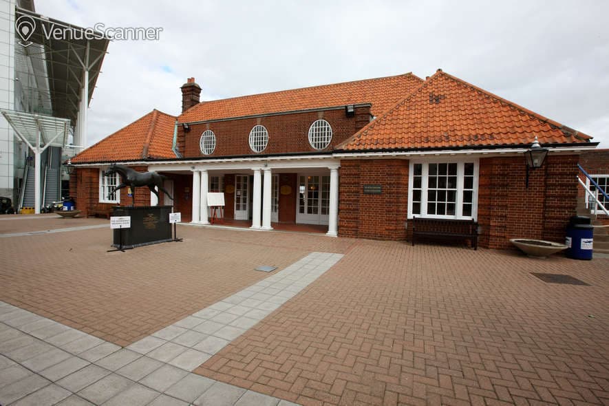 Hong Kong Suite, Newmarket Racecourses photo #3