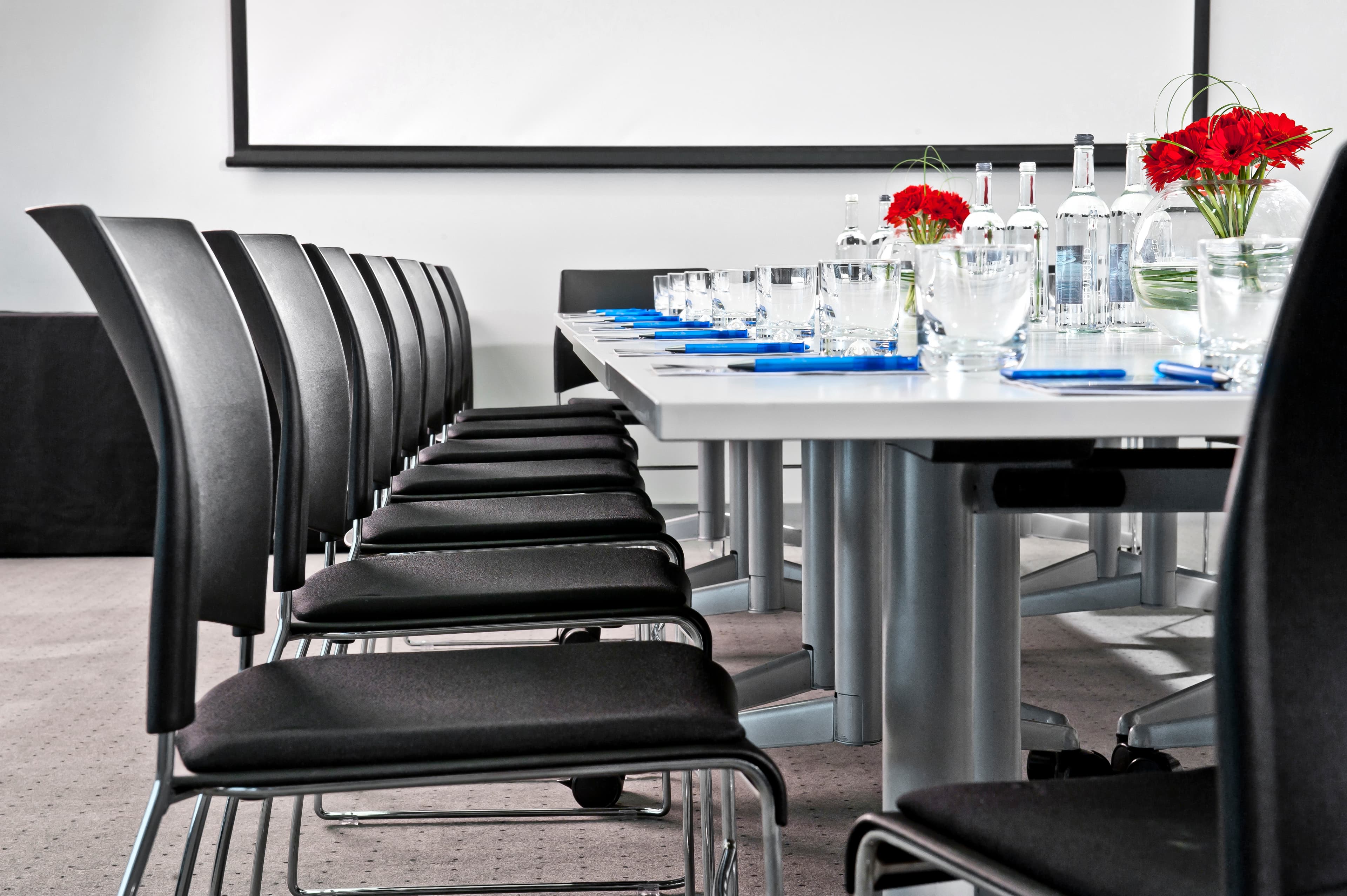 Mercedes - Benz World, Moss Or Campbell Suite photo #2