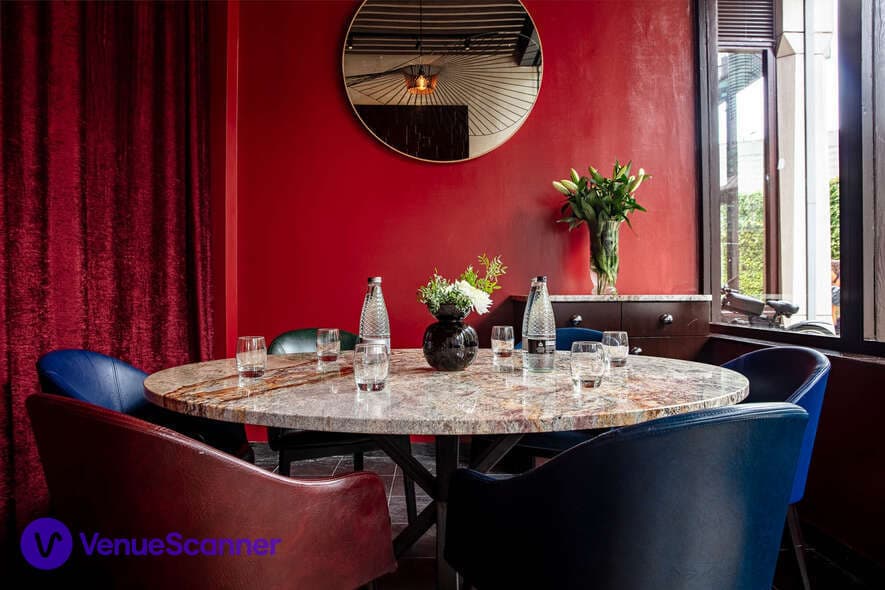 Regent Parlour, Smith's Bar & Grill photo #3