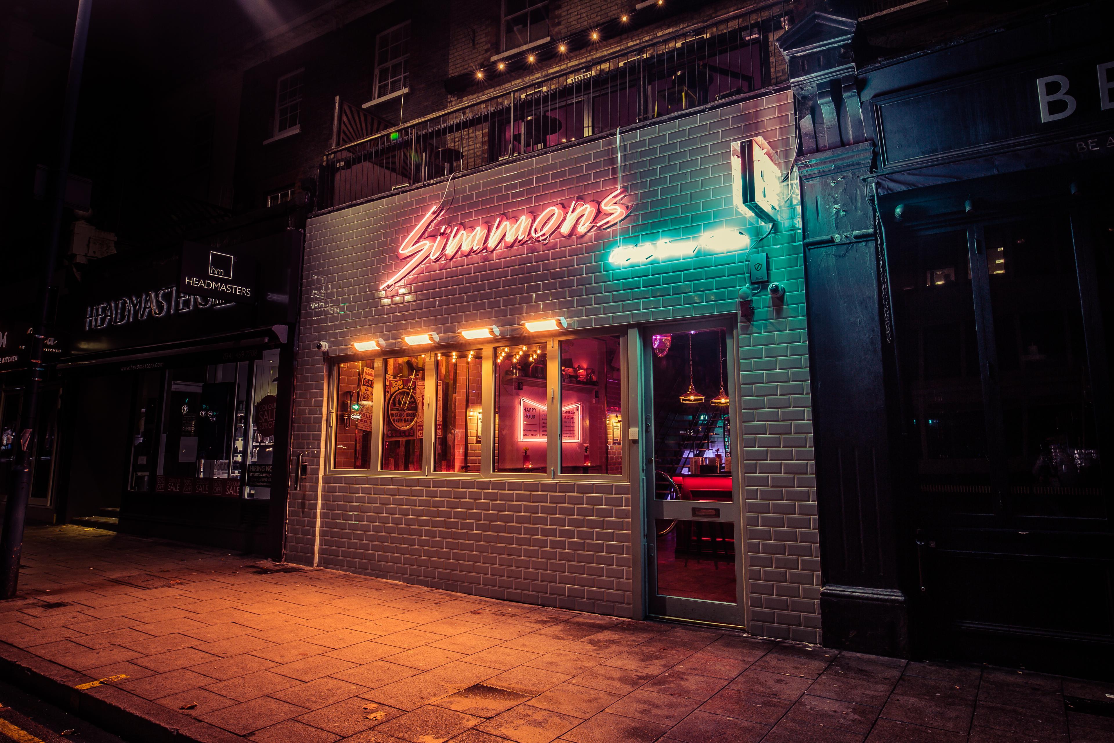 Simmons Bar | Putney photo #19