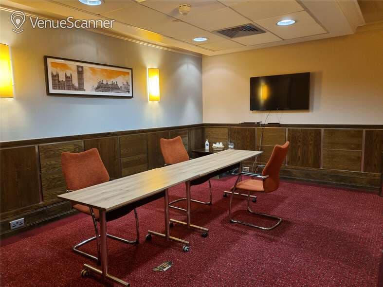 Brent Room, Clayton Crown Hotel photo #2