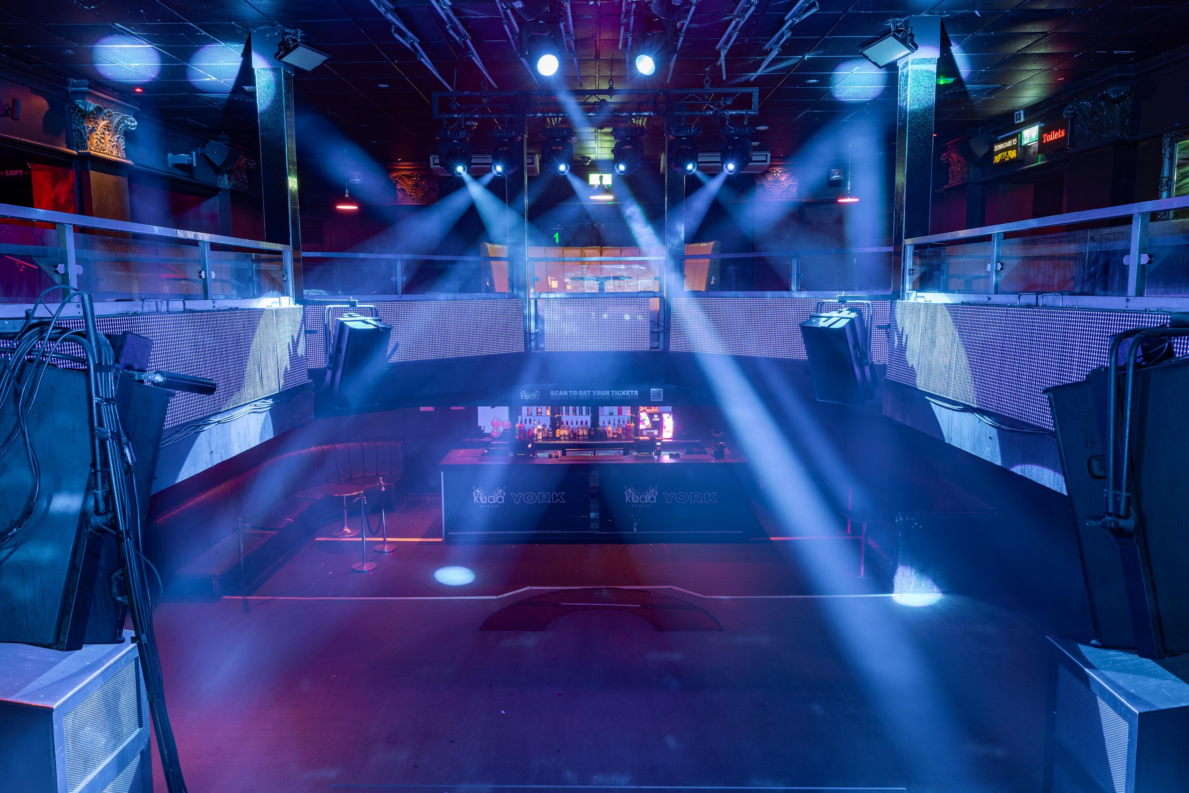 Kuda York, Main Room & Balcony photo #1