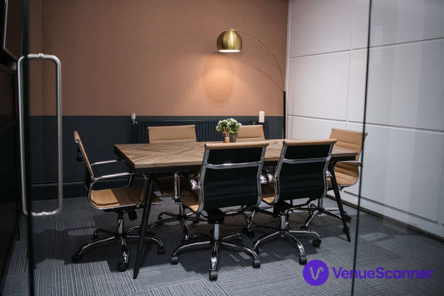 Wizu Workspace - Park Court - Leeds, Peach Suite photo #3