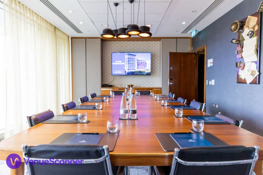 Hilton Bournemouth, Bulls & Bears photo #3