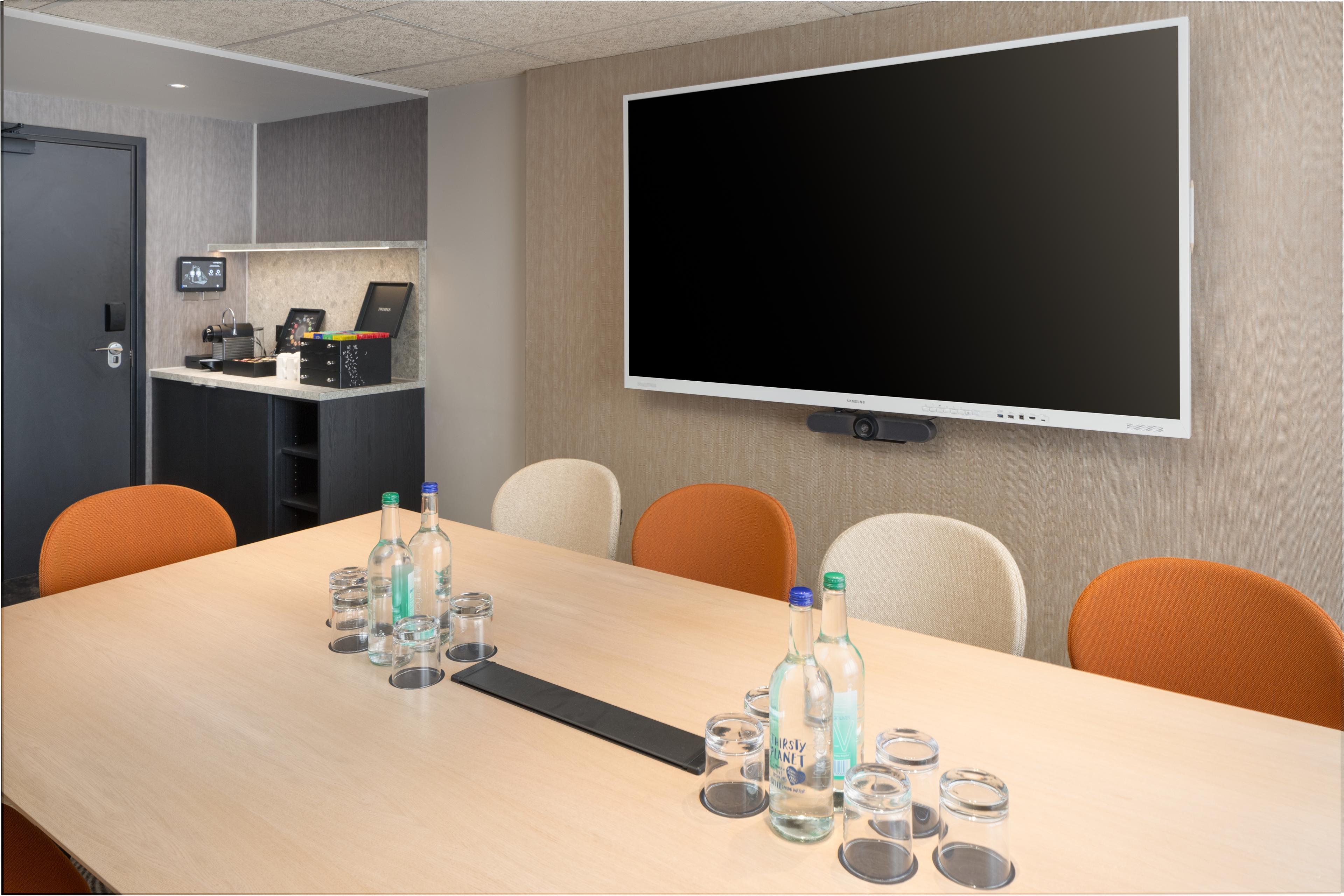 Mercure London Earls Court Hotel & Conference Centre, Victoria Park Meeting Room photo #0