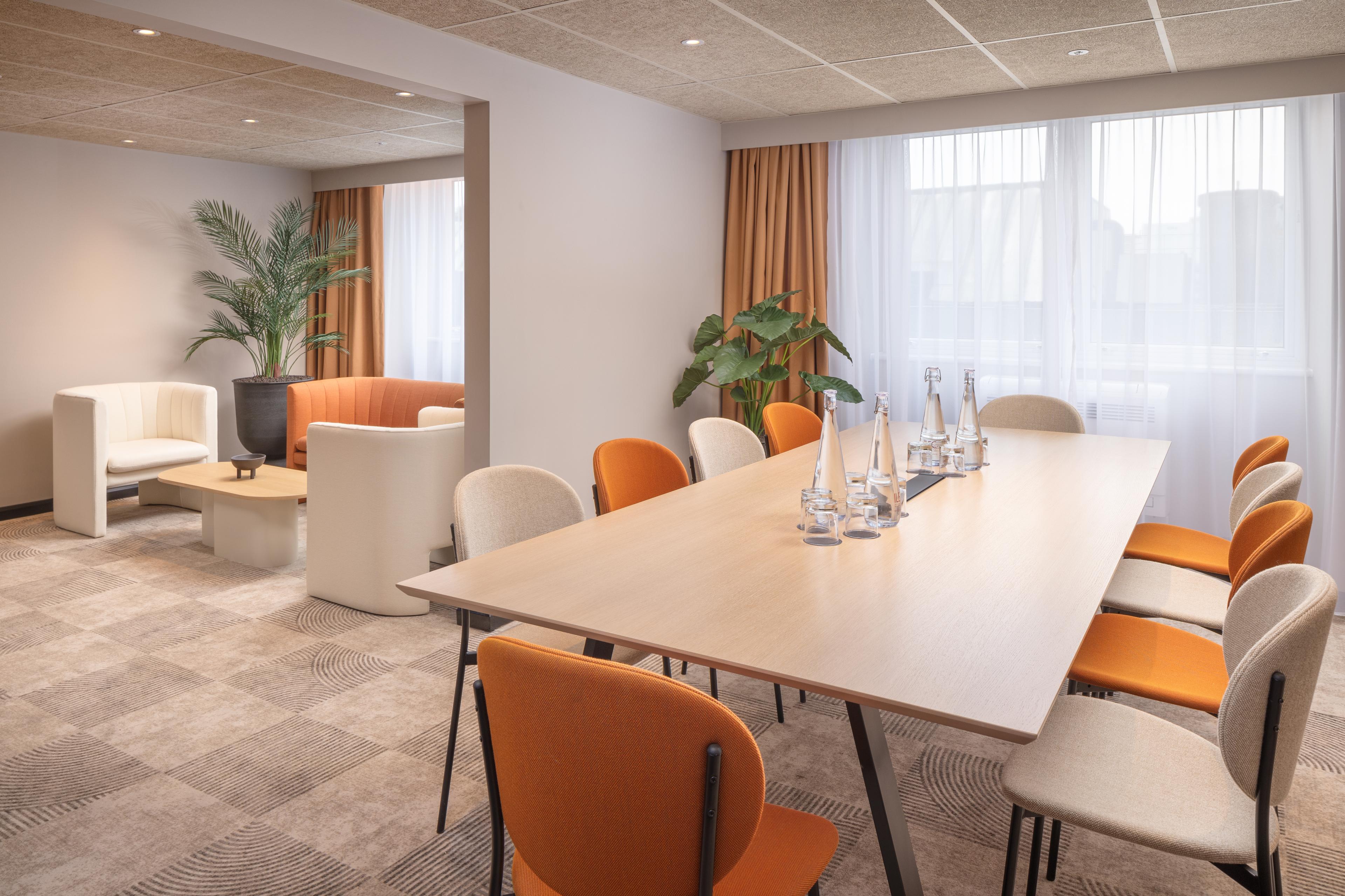 Greenwich Park Meeting Room, Mercure London Earls Court Hotel & Conference Centre photo #2
