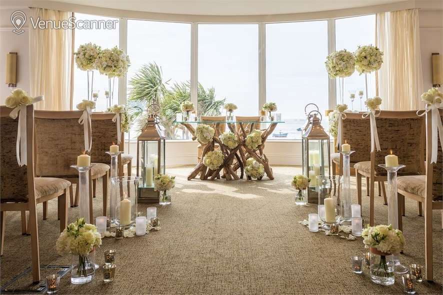 Exclusive Hire, The Roslin Beach Hotel photo #1