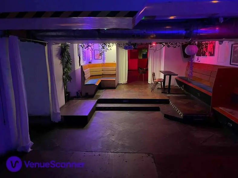 Dalston Den Room 1 - Gallery / Bar / Nightclub, Dalston Den photo #3