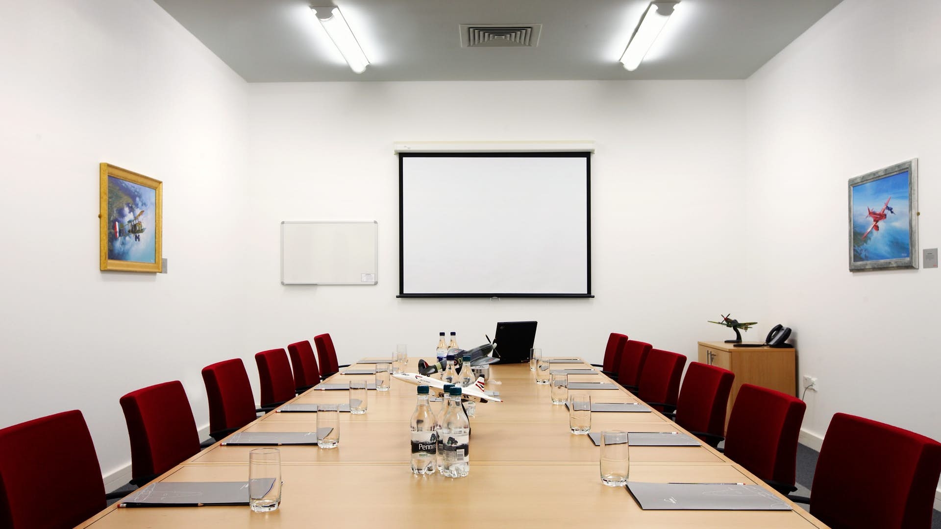 Photo of IWM Duxford, Comet Room