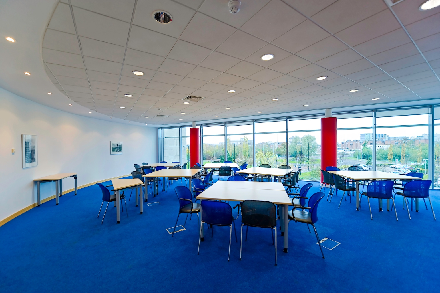 Photo of Regus Manchester Business Park, London