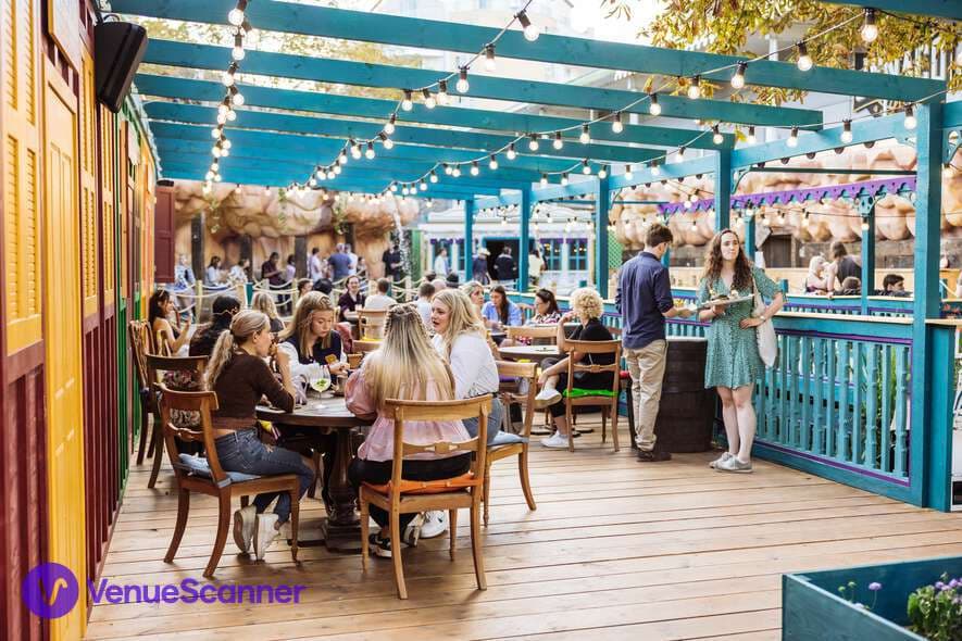 Exclusive Hire, Phantom Peak photo #1