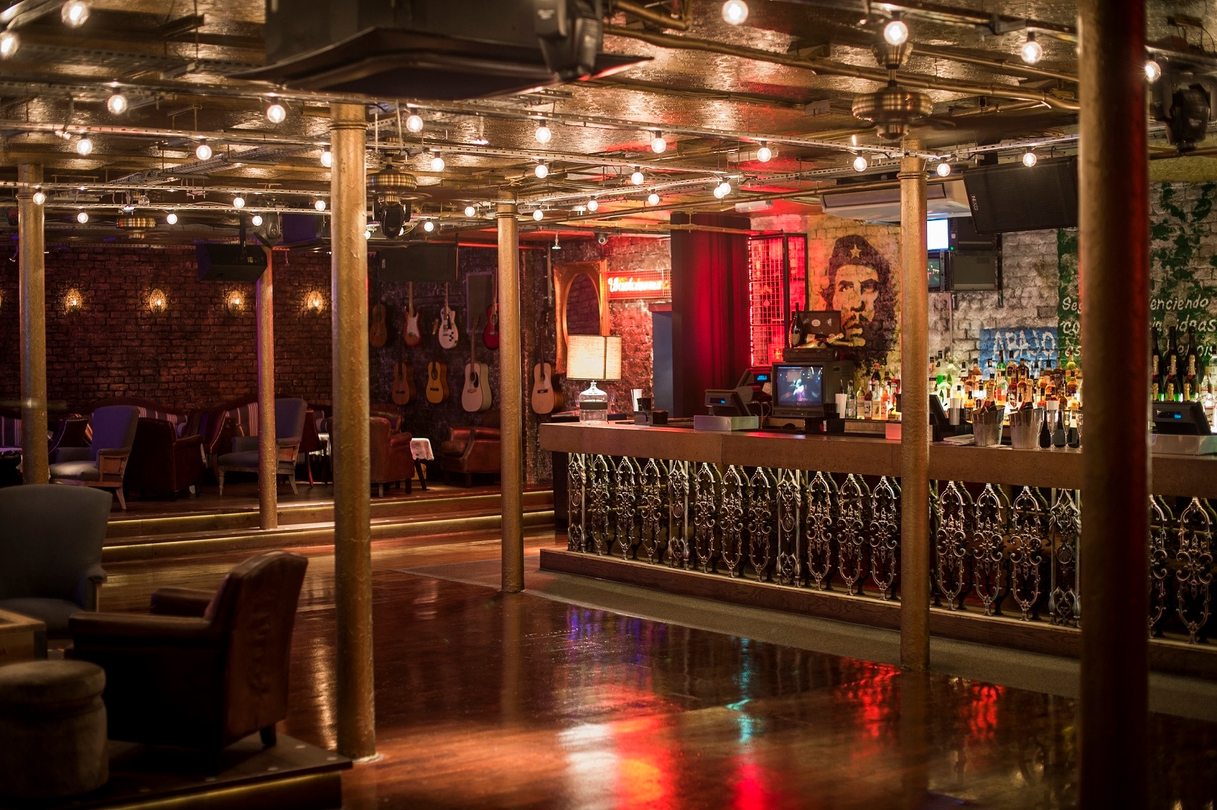 Photo of Embargo Republica, Full Venue