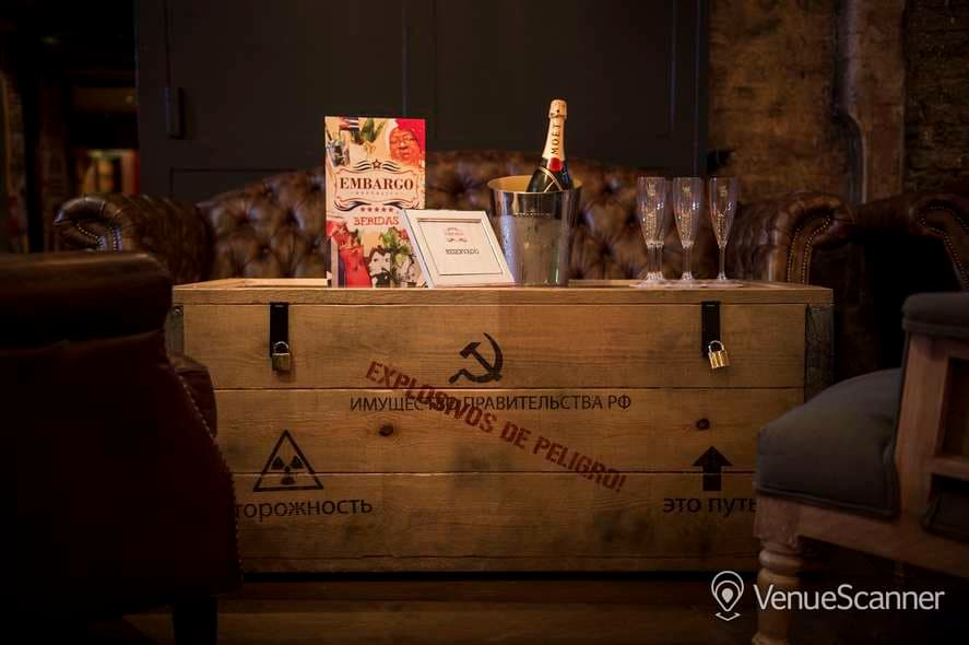 Main Room, Embargo Republica photo #2