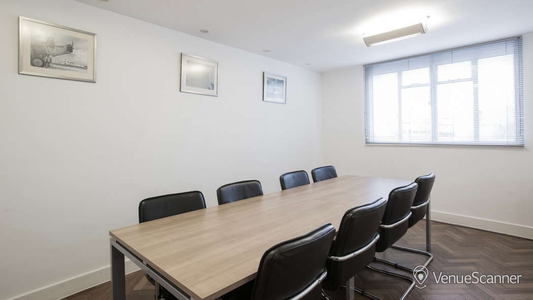 Dakota, Orega Gatwick photo #1