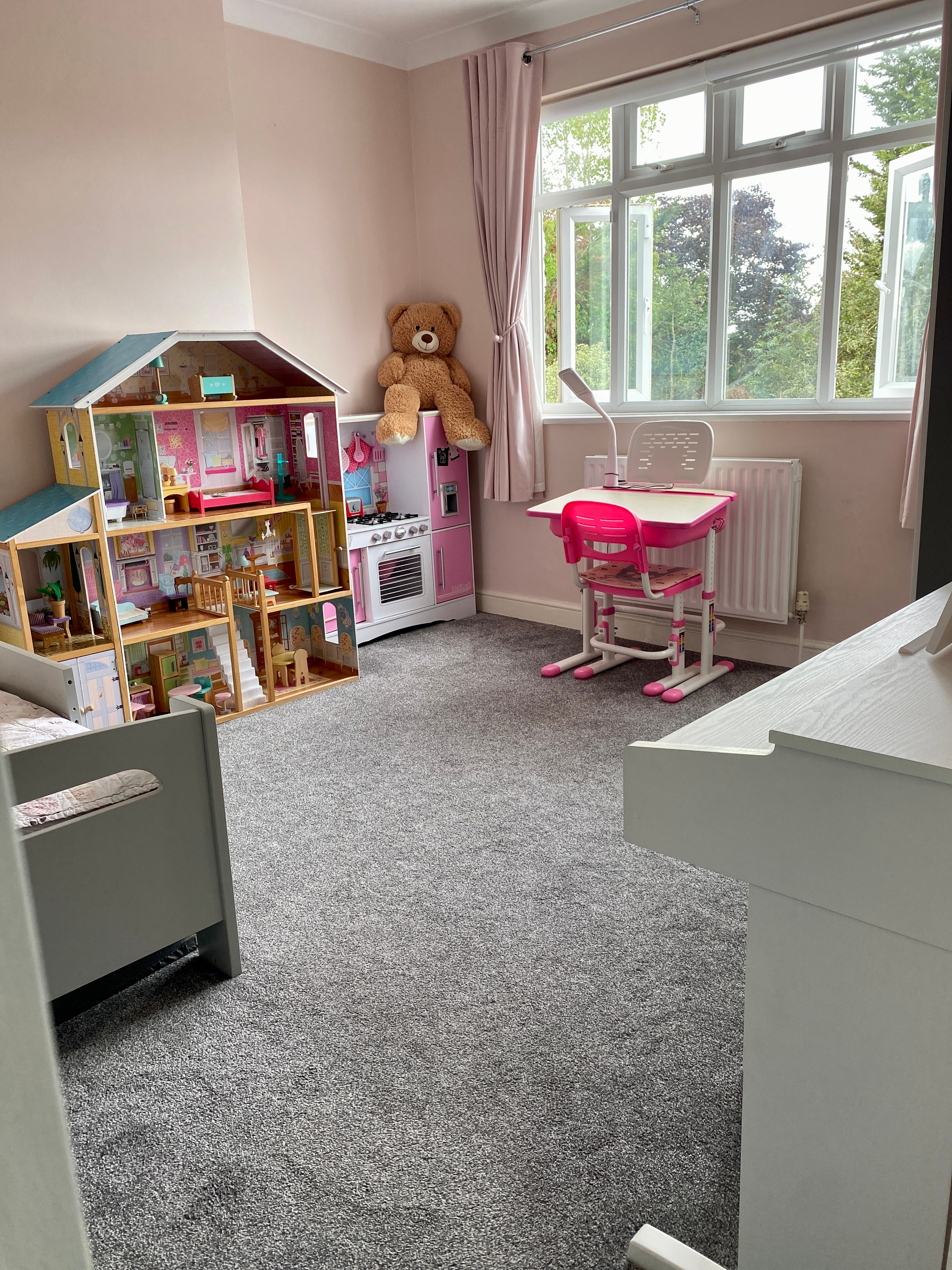 Photo of Modern Family Home In SW London, Exclusive Hire