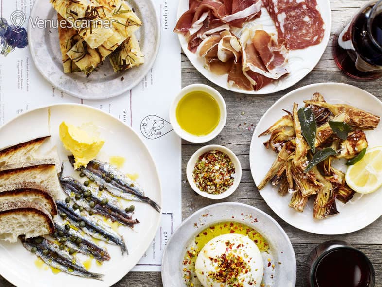 Exclusive Hire, La Goccia photo #2