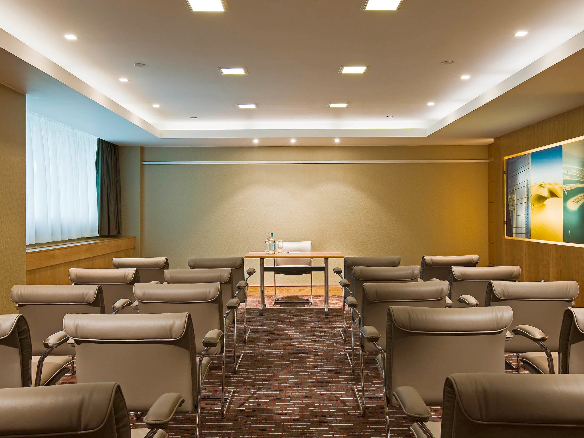 Photo of Sofitel London Heathrow, Dubai Meeting Room