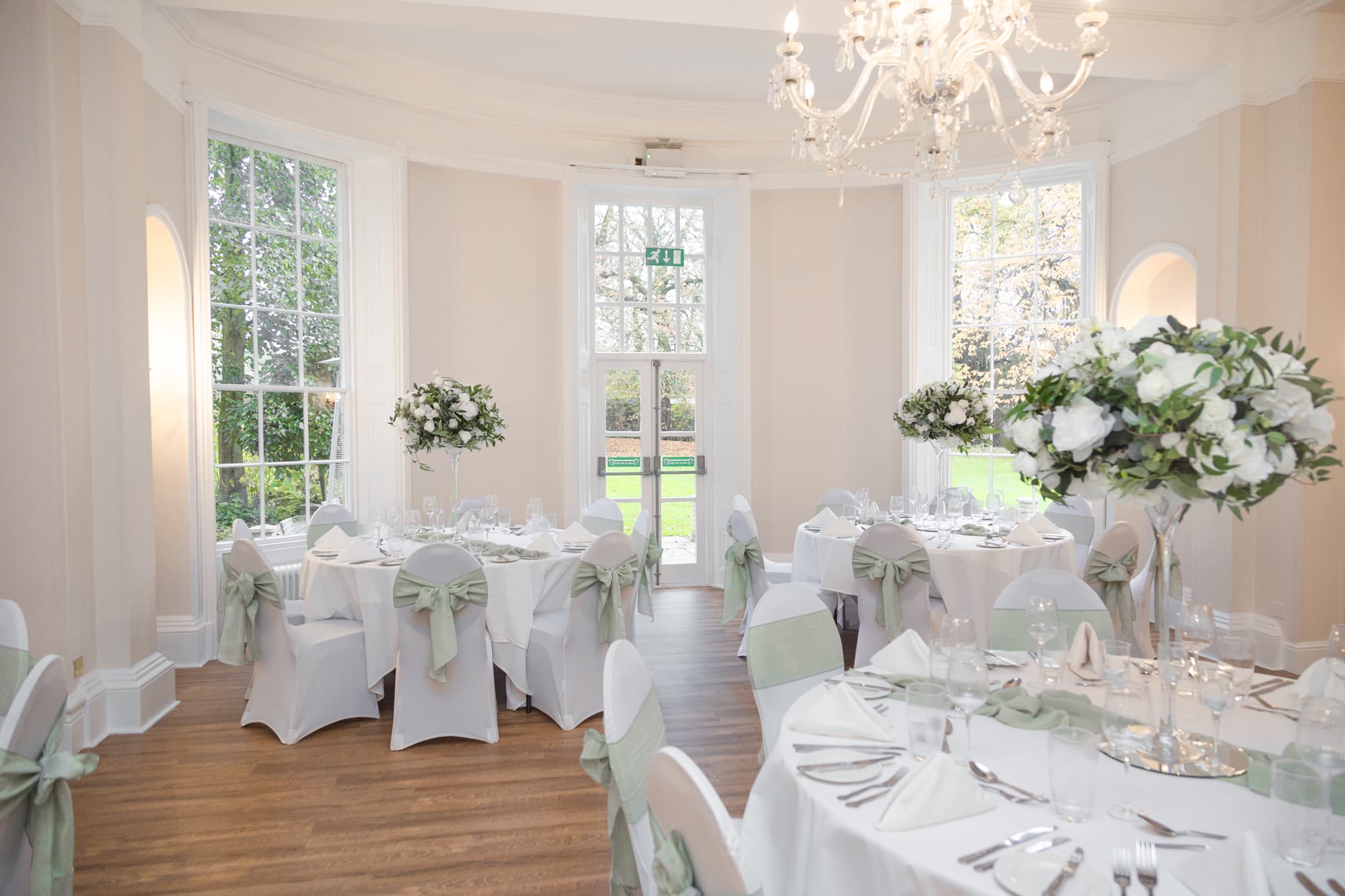 Woodland Manor Hotel, Autograph photo #2