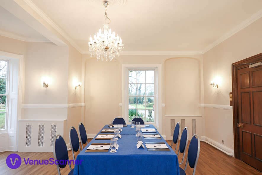 Library, Woodland Manor Hotel photo #2