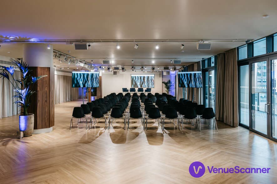 Exclusive Hire, Landing Canary Wharf photo #1