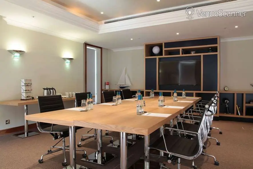 Arora Suite, Holiday Inn Terminal 5 photo #1