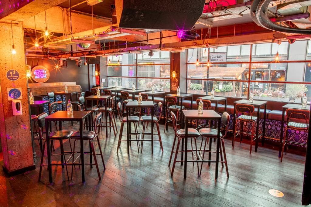 Queen Of Hoxton photo #2