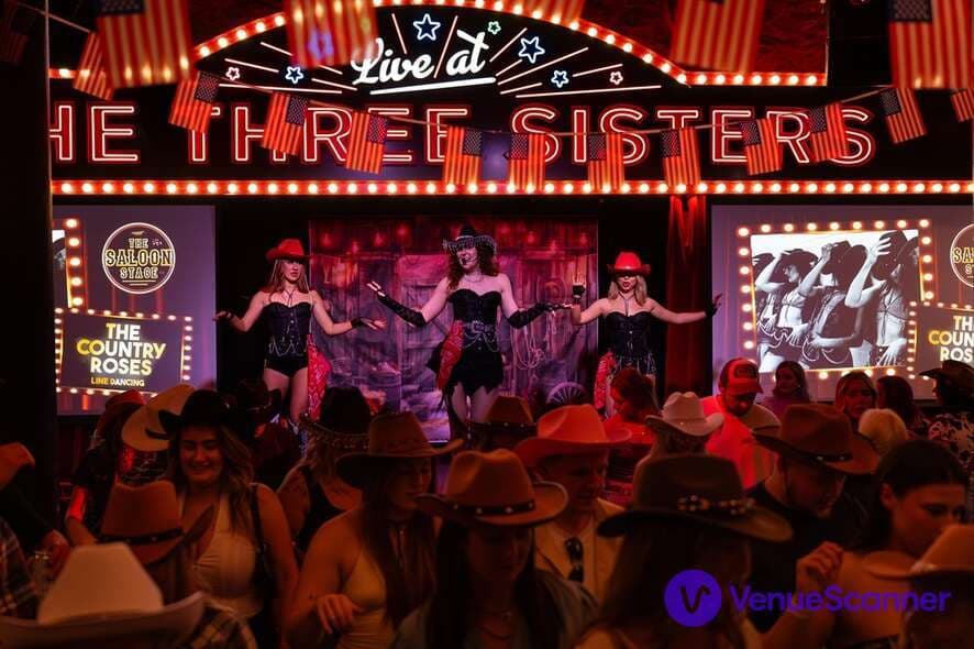 LIVE Room, The Three Sisters photo #3