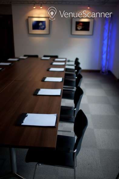 The Glass Room, G Live photo #3