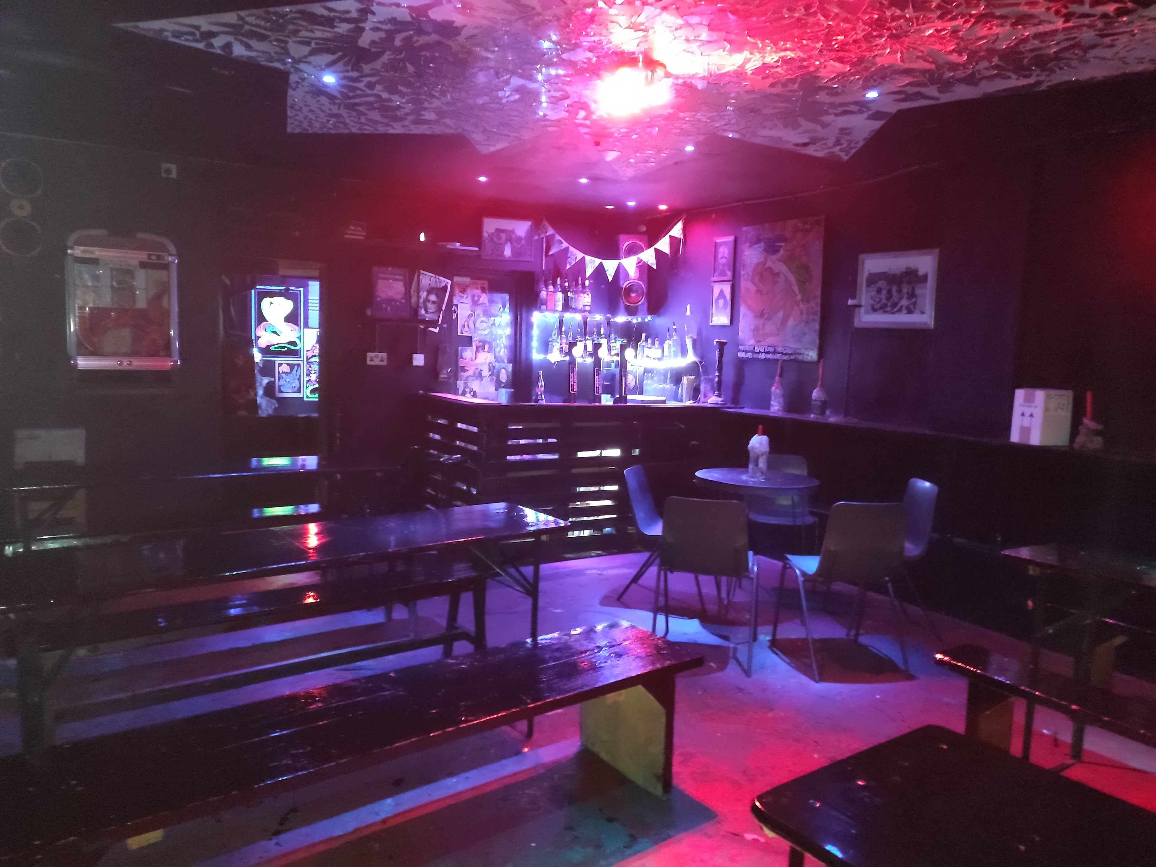 Helgi's, Back Room photo #2