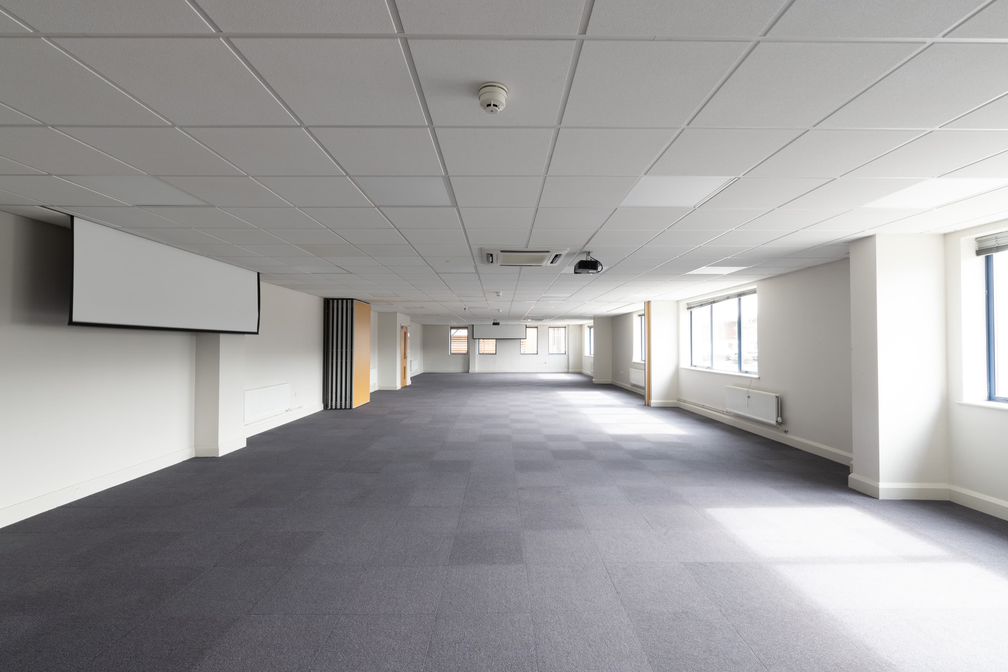 Trent Conference Centre, G1 photo #2