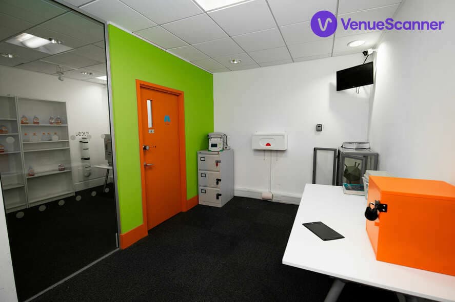 Tenovus Virus Tinkerers - Escape Room, Exitus Escape Rooms photo #1