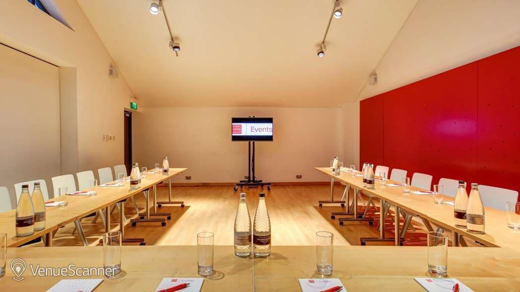 Sadler's Wells, The Kahn photo #3