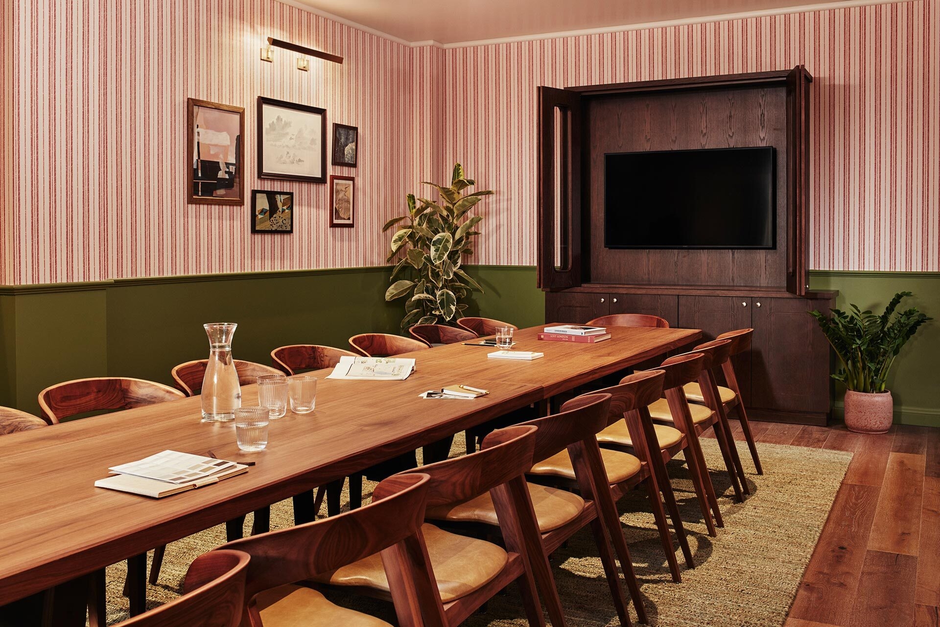 Photo of The Hoxton Shepherds Bush, The Library