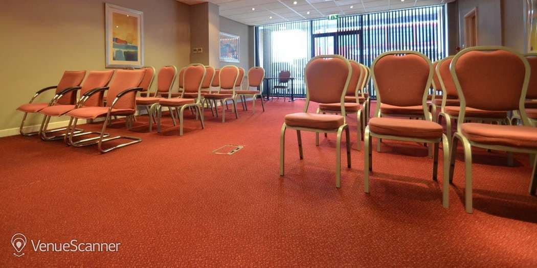 Holiday Inn Express Park Royal, Acton Room photo #3