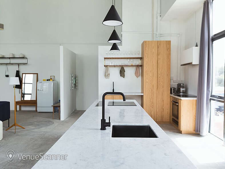 Exclusive Hire, Chun Tsubaki photo #2