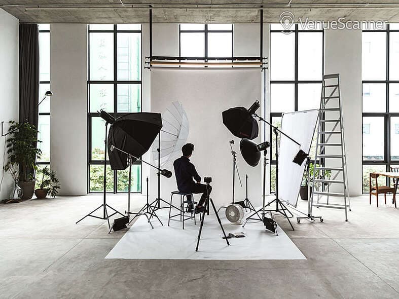 Exclusive Hire, Chun Tsubaki photo #3